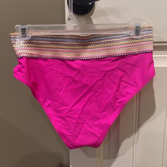 Pink bikini - Picture 4 of 4